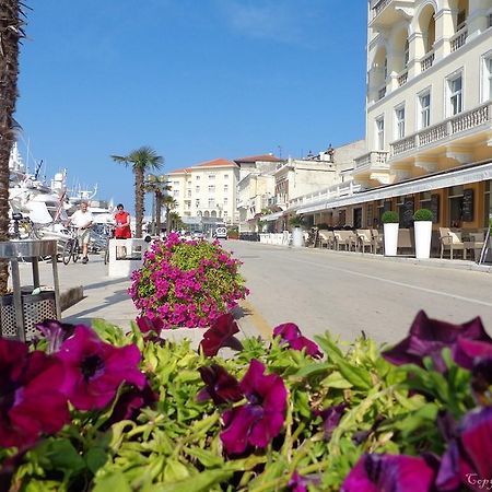 Apartments Mladenka Poreč Eksteriør bilde