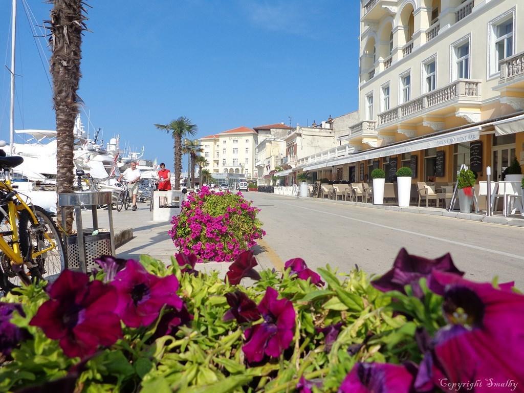 Apartments Mladenka Poreč Eksteriør bilde